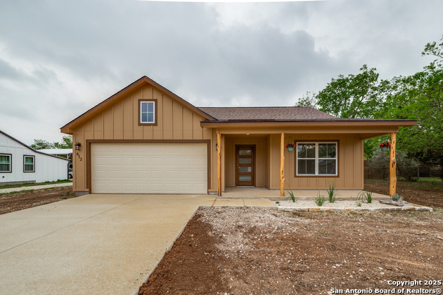 612 Hackberry St Property Photo 1