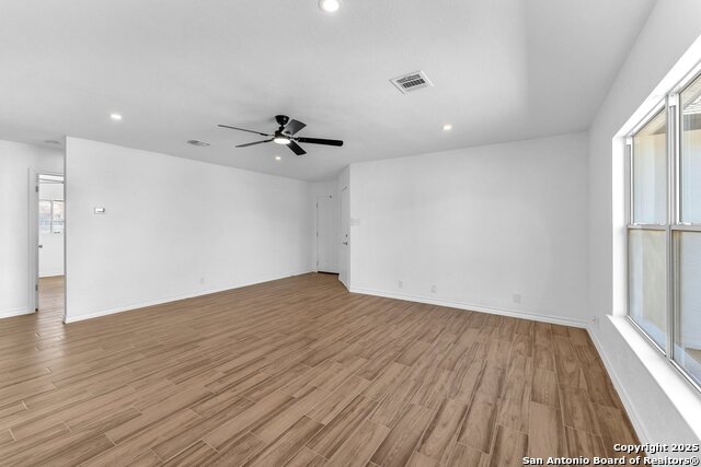 9506 Diamond Cliff Property Photo 7