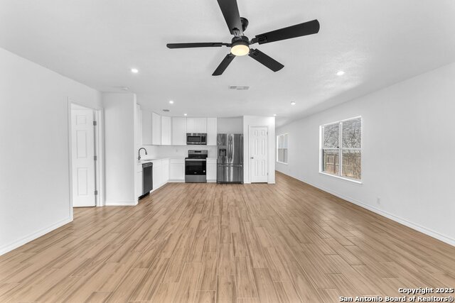9506 Diamond Cliff Property Photo 8