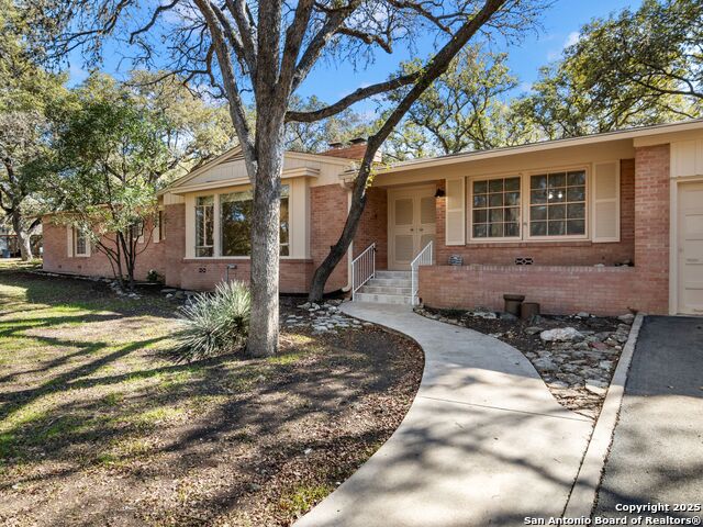 306 Zornia Dr Property Photo 3
