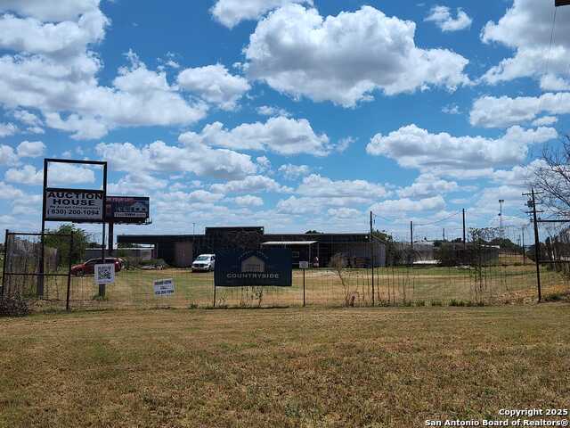 10405 State Highway 16 Property Photo 4