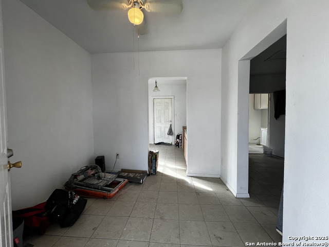 711 S Trinity St Property Photo 5