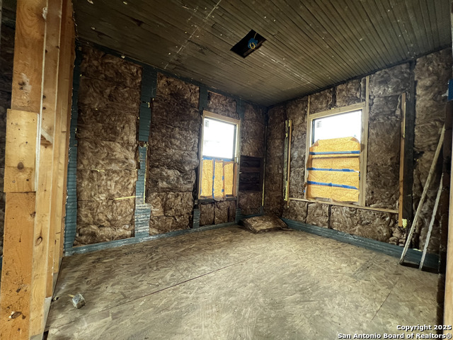 711 S Trinity St Property Photo 12