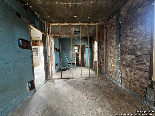 711 S Trinity St Property Photo 13