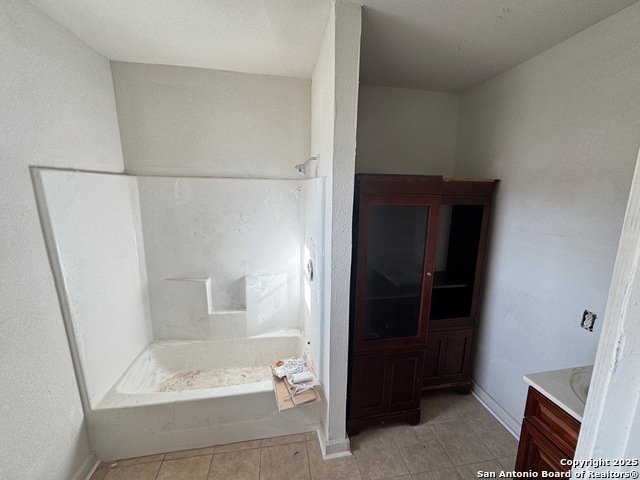 1409 Flanders Ave Property Photo 5
