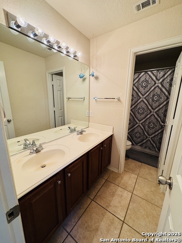 8203 Setting Moon Property Photo 17