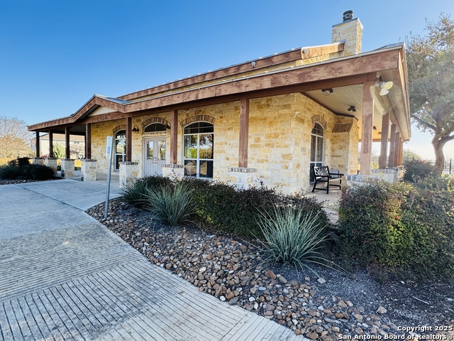 8203 Setting Moon Property Photo 27