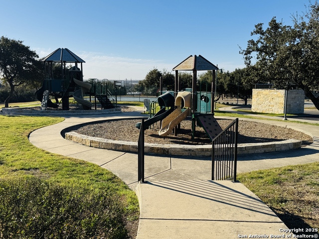 8203 Setting Moon Property Photo 29