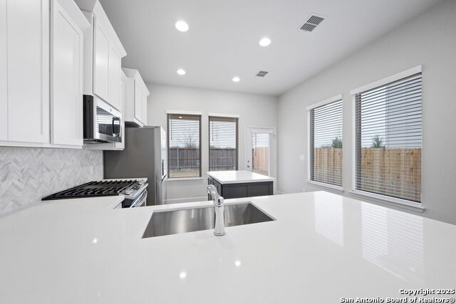 4932 Park Cape Property Photo 11