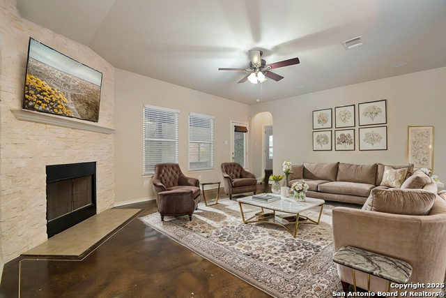12823 Point Gap Property Photo 4