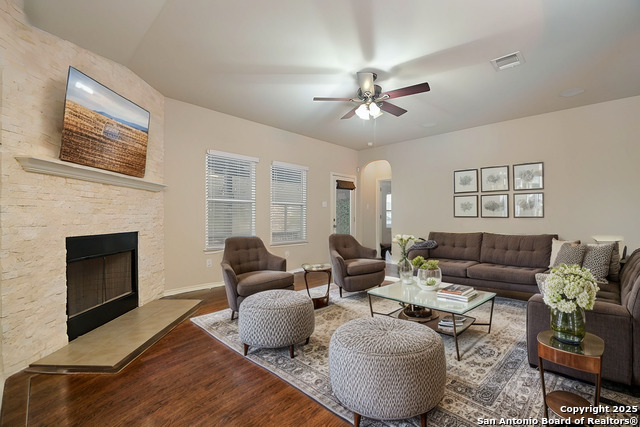 12823 Point Gap Property Photo 5
