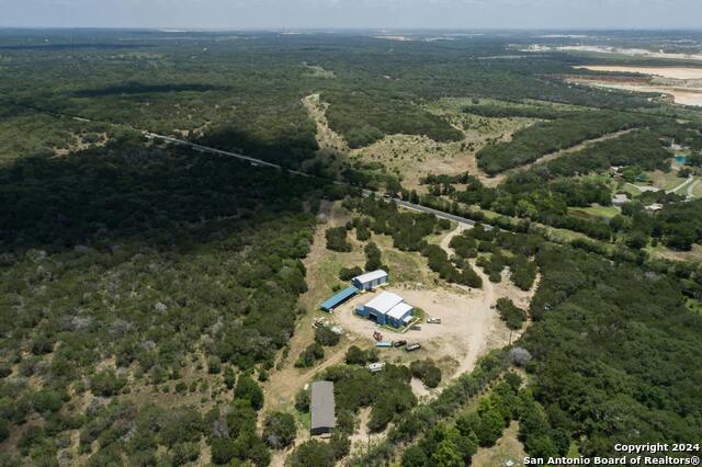9445 Schoenthal Rd Property Photo 4