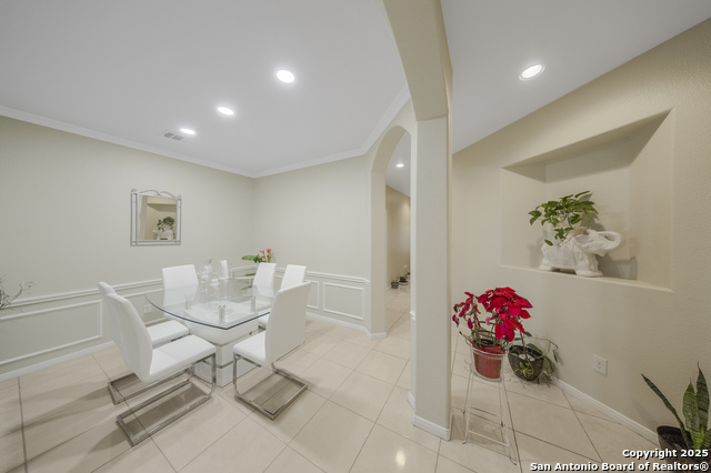 2039 Belvedere Court Property Photo 3