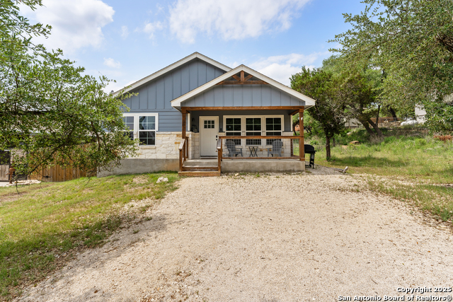 2319 Westview Dr Property Photo 1
