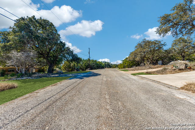 207 Bobby Clark Property Photo 9