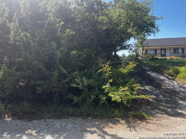 628 Hillside Dr Property Photo 3