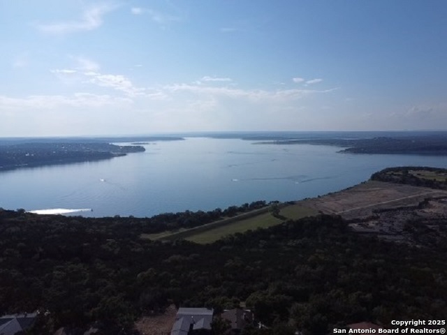 891 Deerwood Dr Property Photo 3