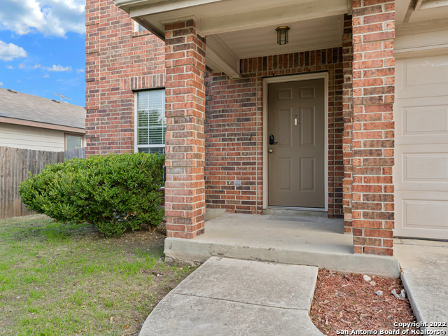 9026 Lilac Hl Property Photo 4