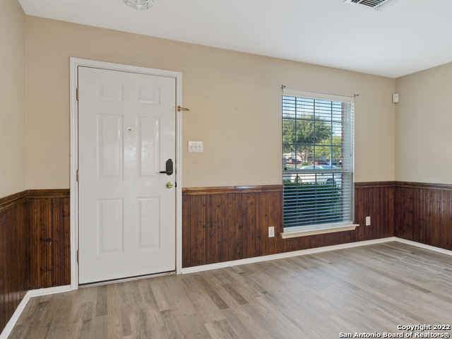 9026 Lilac Hl Property Photo 5