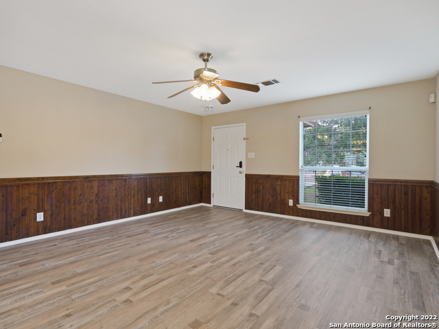 9026 Lilac Hl Property Photo 6