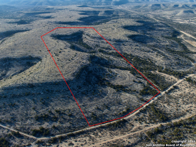 84 Deer Run Property Photo 4