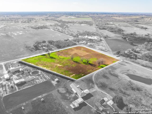 560 County Road 352 Property Photo 4