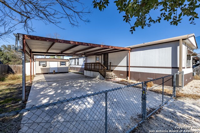 229 Breeze Dr Property Photo 2