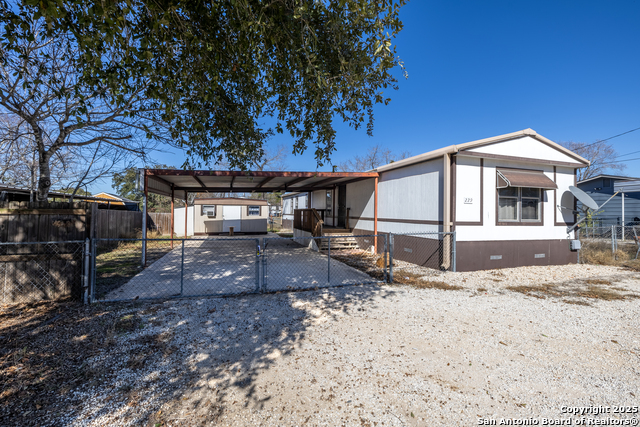 229 Breeze Dr Property Photo 4