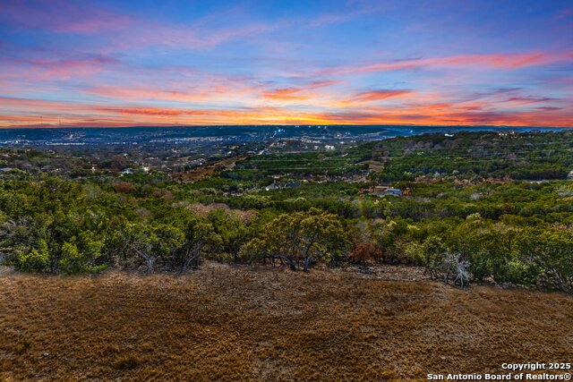 216 Heights Trail Property Photo 2