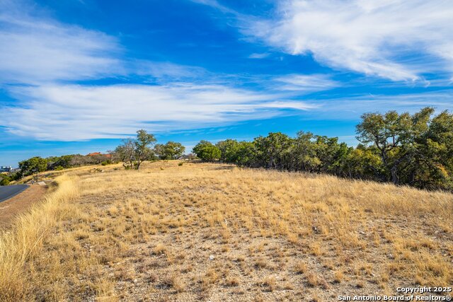 216 Heights Trail Property Photo 7