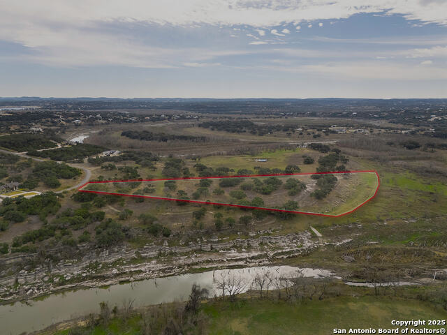 341 River Cliff Pl Property Photo 2