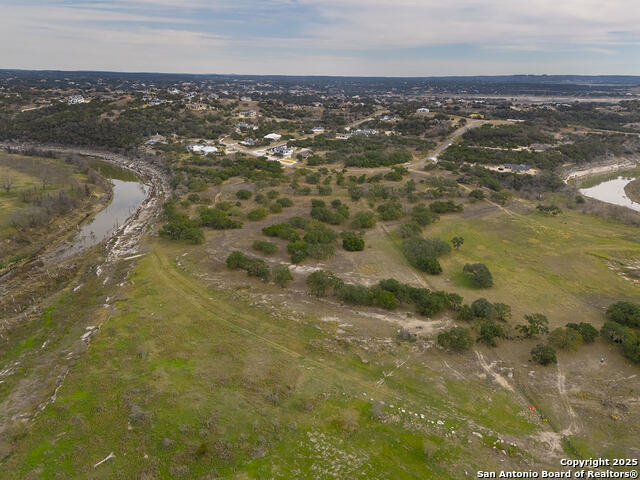 341 River Cliff Pl Property Photo 5