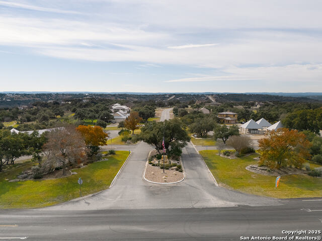 341 River Cliff Pl Property Photo 9