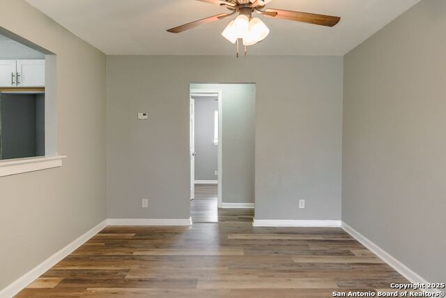 407 Samuel Dr Property Photo 2