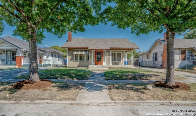 1639 W Craig Pl Property Photo