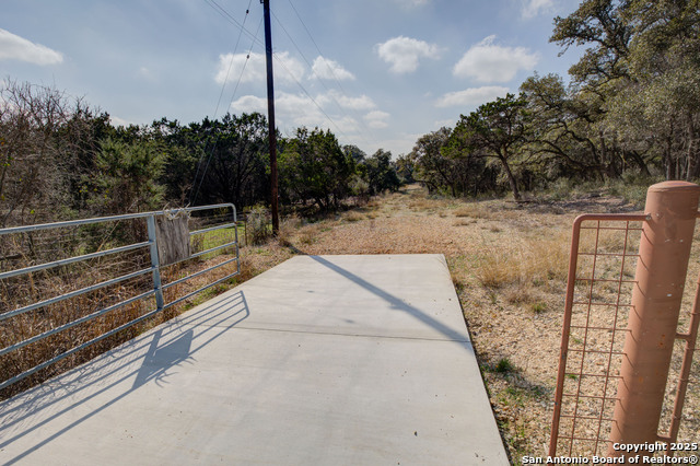 1463 Whispering Woods Trail Property Photo 3