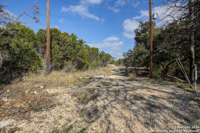 1463 Whispering Woods Trail Property Photo 14
