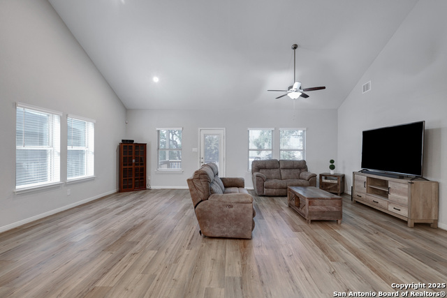 2413 Pennilynn Way Property Photo 10