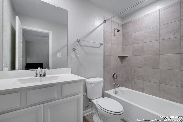 2413 Pennilynn Way Property Photo 20