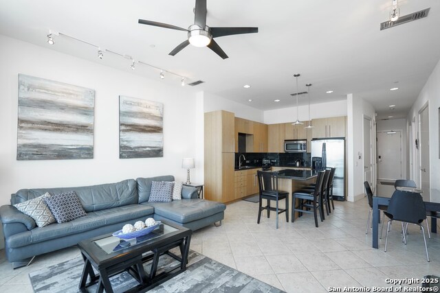 310a Padre Blvd Property Photo 3