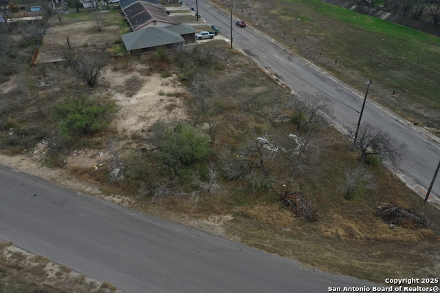 714 Hampton Property Photo 7