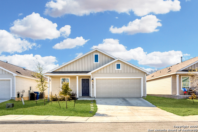 2627 Robles St Property Photo