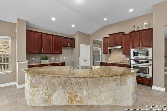 1421 Shadow Rock Property Photo 10