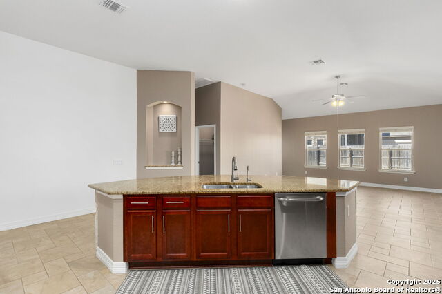 1421 Shadow Rock Property Photo 12