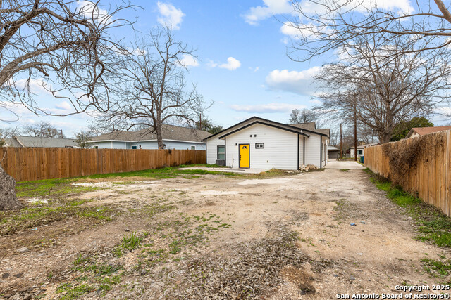626 W Harding Blvd Property Photo 21