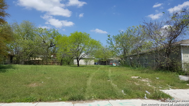 415 Amires Pl Property Photo 2