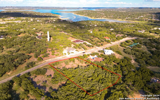 112 Sendera Way Property Photo 6