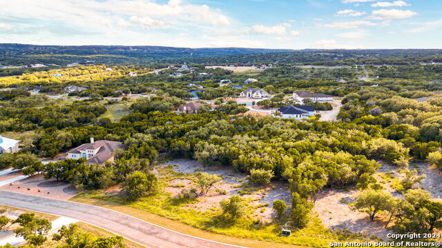 112 Sendera Way Property Photo 7