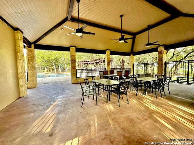 112 Sendera Way Property Photo 10