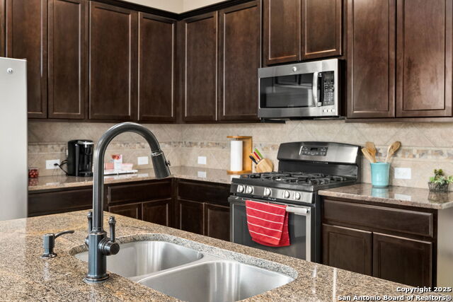 12542 Hillside Rnch Property Photo 14